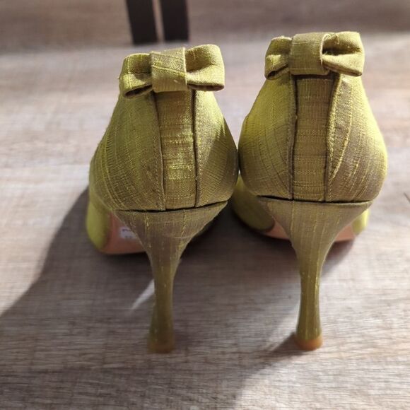 Terry de Havilland lime grn silk peep toe bow detail rhinestone heels sz 36 nwt - Picture 3 of 6